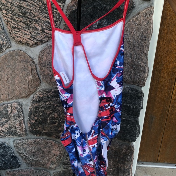 Speedo one piece - Picture 2 of 4